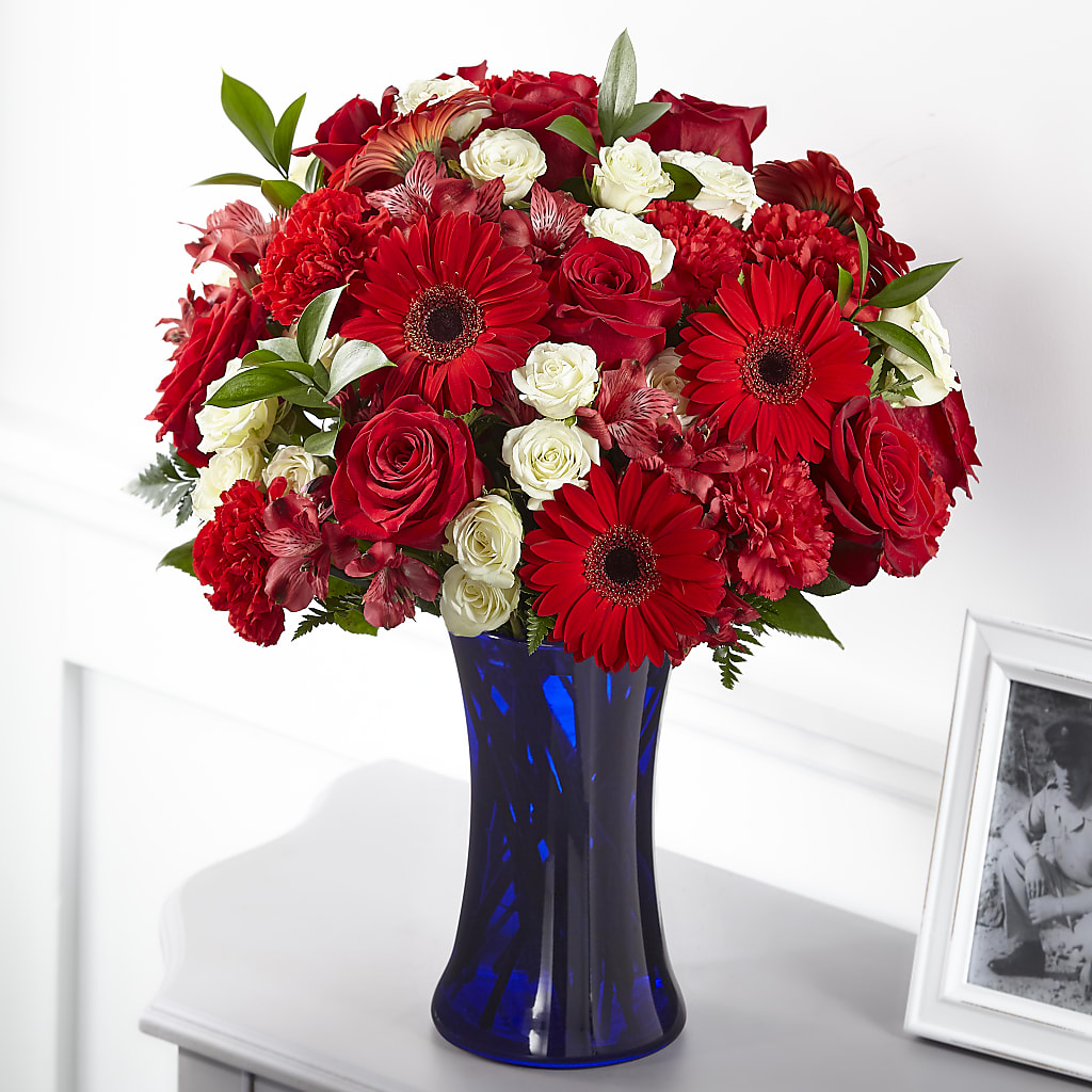 Hearts Embrace Bouquet – Coach House Floral Inc, Canal Fulton OH