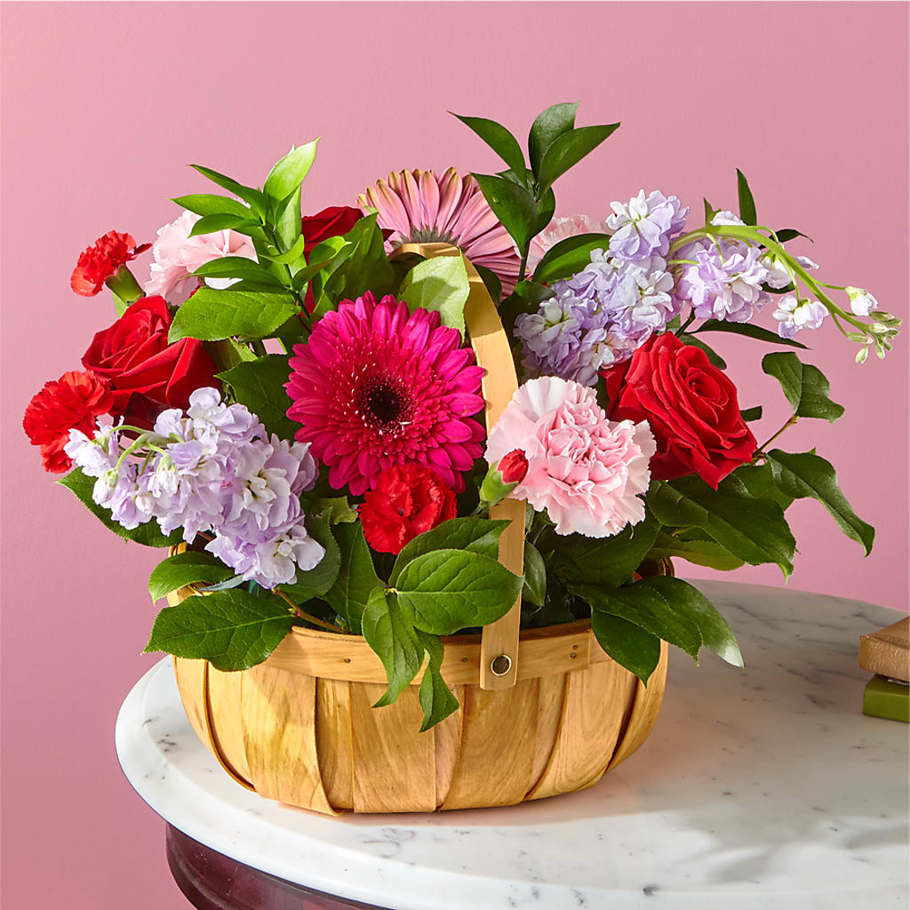 Pink Picnic Basket – Coach House Floral Inc, Canal Fulton OH