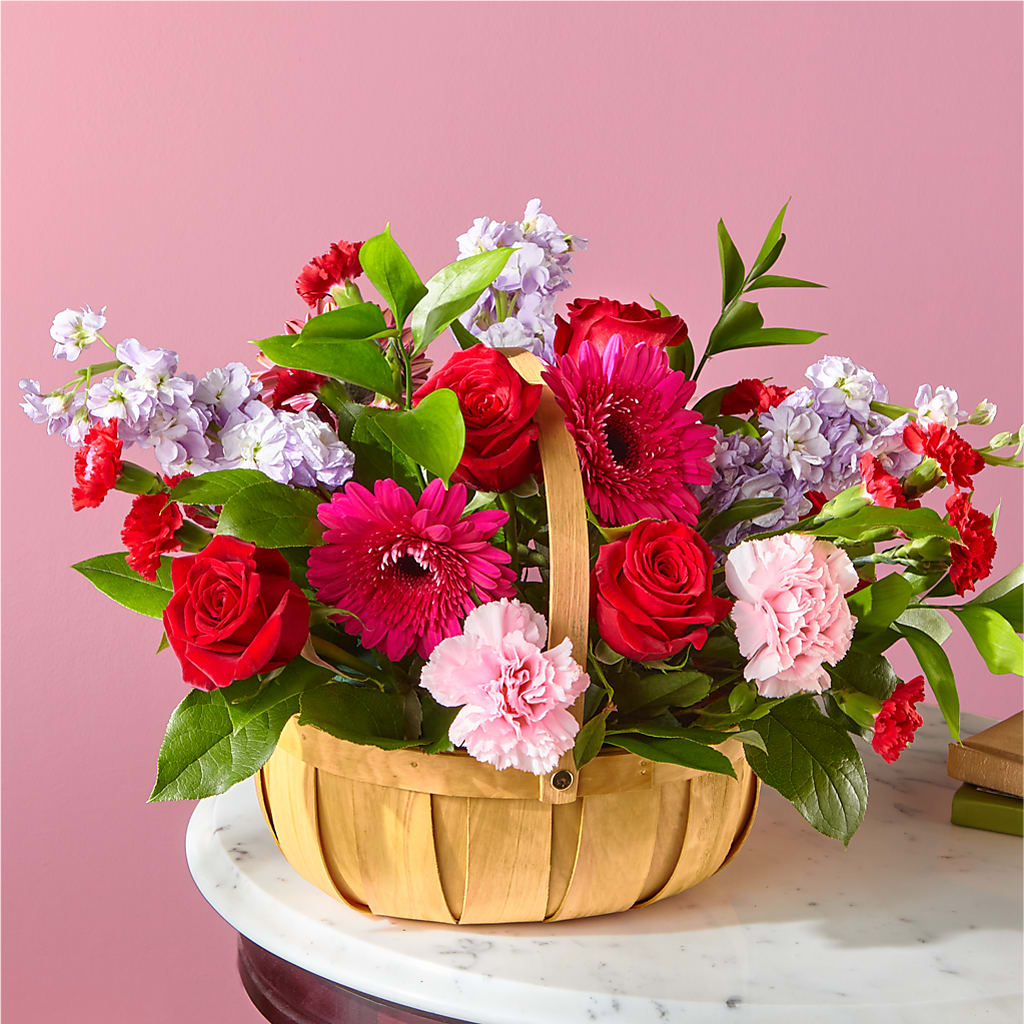 Pink Picnic Basket – Coach House Floral Inc, Canal Fulton OH