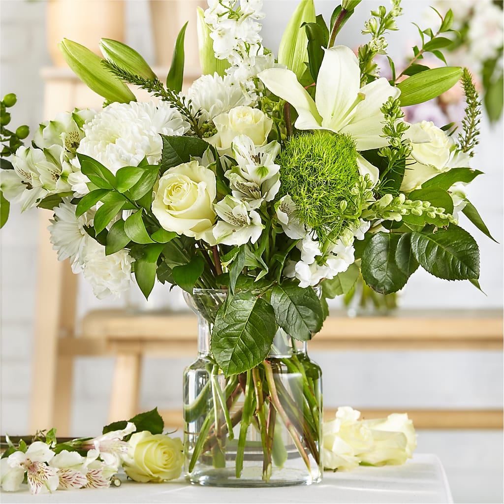 Classic Ivory – A Florist Original – Coach House Floral Inc, Canal Fulton OH