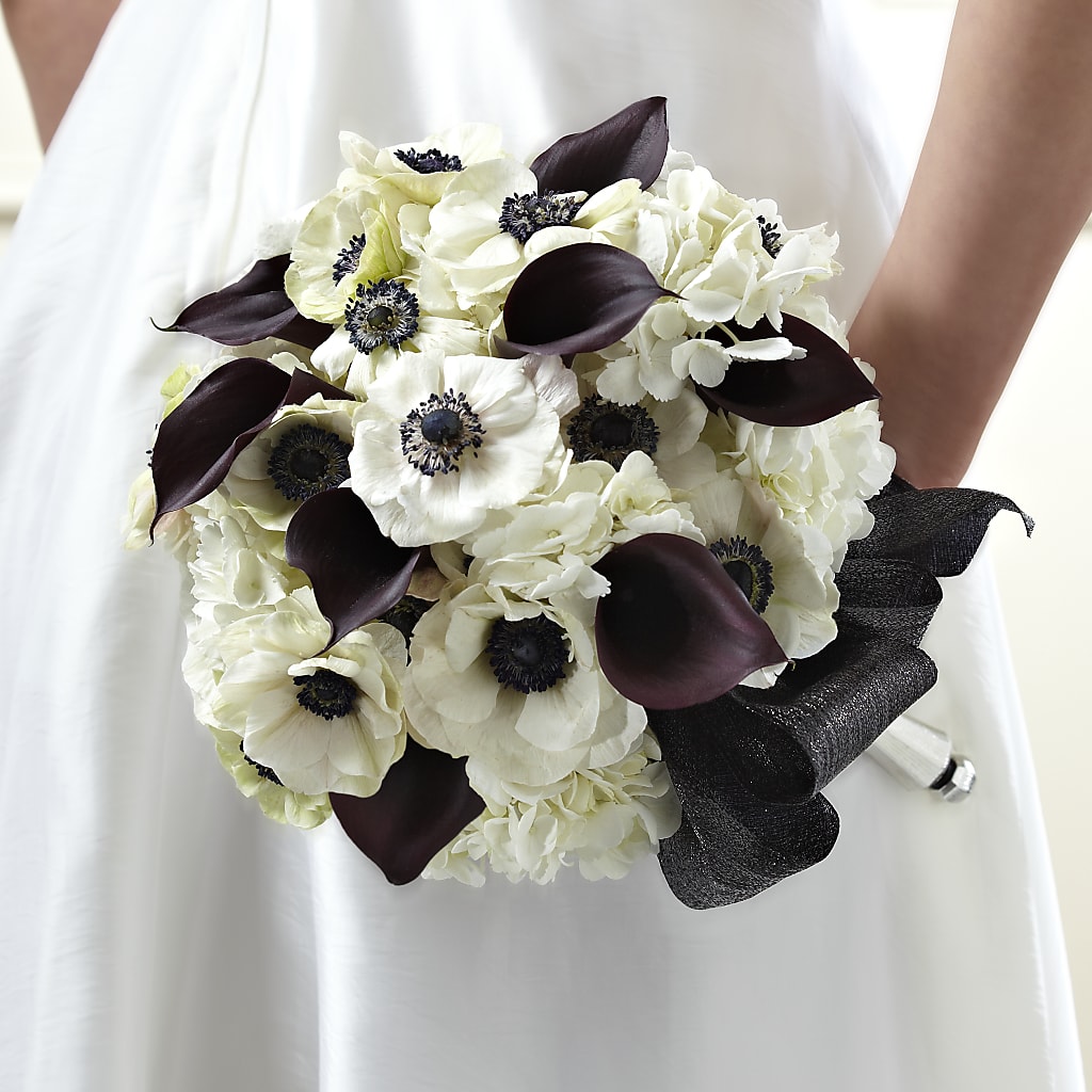 To Have and To Hold Bouquet – Coach House Floral Inc, Canal Fulton OH