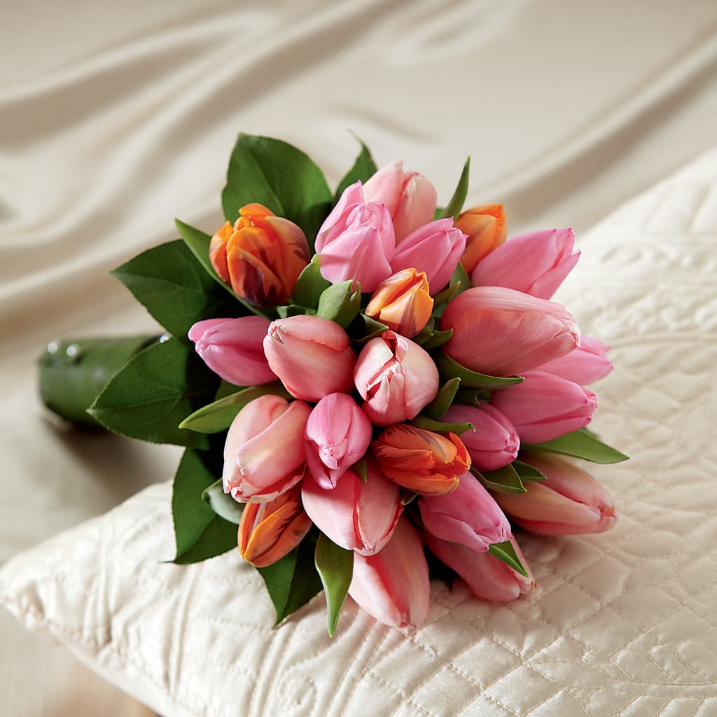 Embraceable Bouquet – Coach House Floral Inc, Canal Fulton OH