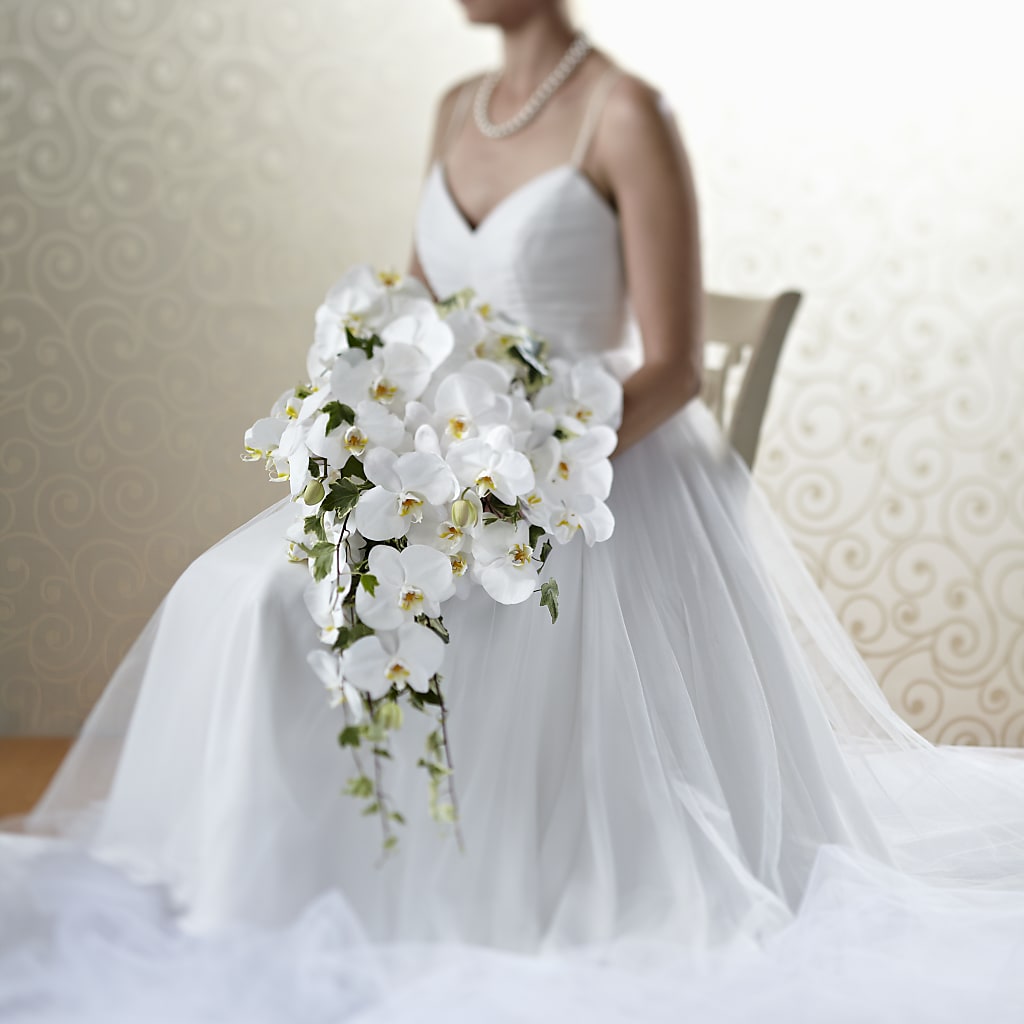 Classic White Bouquet – Coach House Floral Inc, Canal Fulton OH