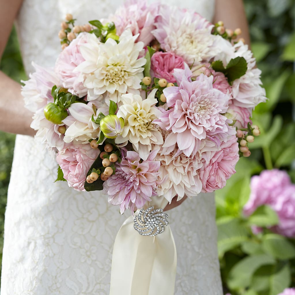 Heart's Promise Bouquet – Coach House Floral Inc, Canal Fulton OH