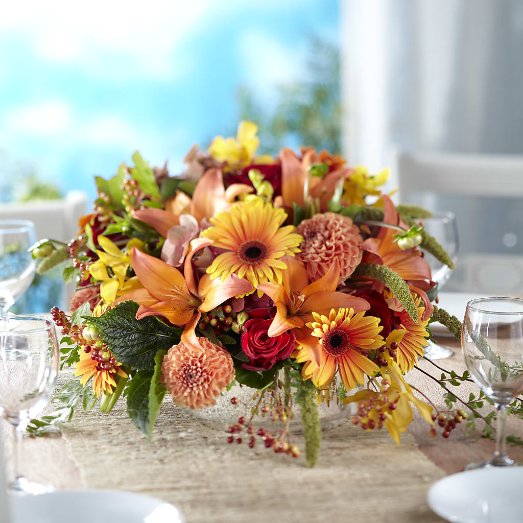 One and Only Centerpiece – Coach House Floral Inc, Canal Fulton OH